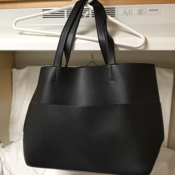 summer & rose Accessories - SUMMER & ROSE.  Tote bag.  Black vegan leather.
